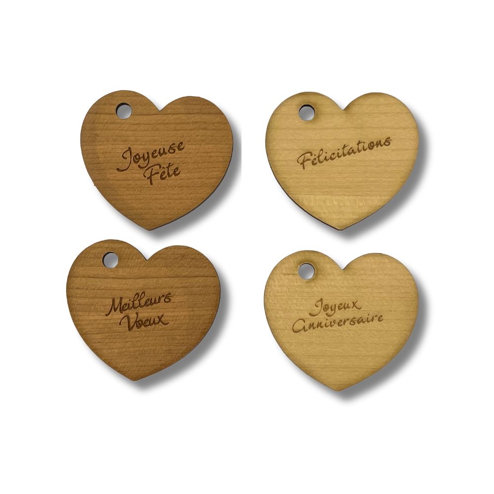 Etiquette en bois "JOYEUSE FETE / FELICITATIONS / JOYEUX ANNIVERSAIRE" en forme de cœur incurvé