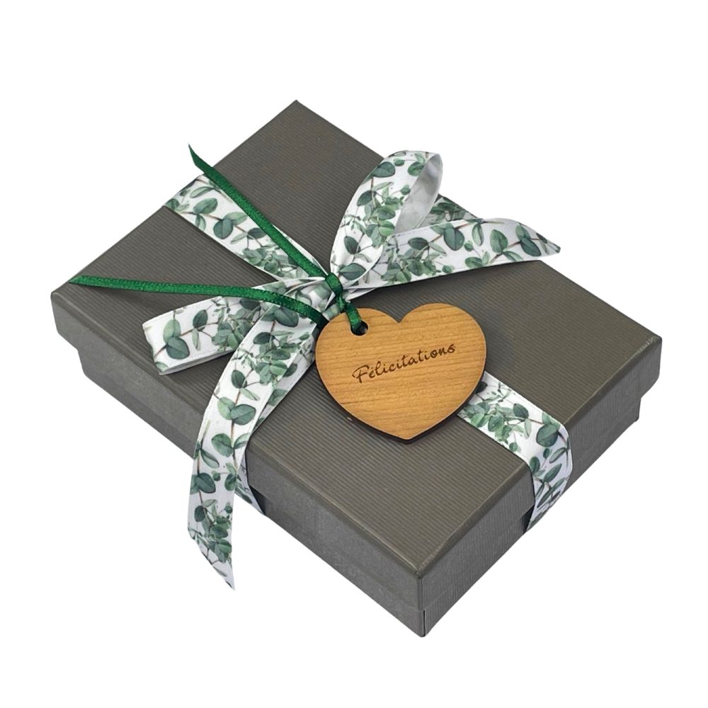  Wooden pendant "congratulations" curved heart