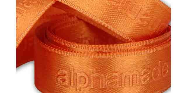 Geschenkband mit Prägedruck 2