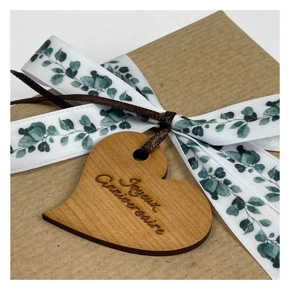  Wooden pendant "congratulations" curved heart