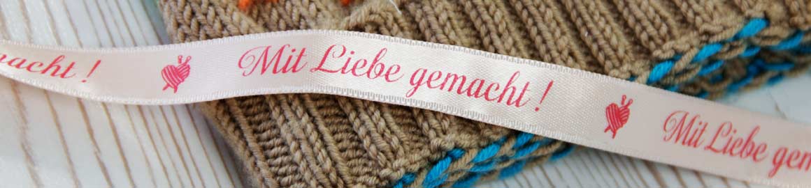 Geschenkband-bedrucken-stricken-selbst-gestalten-mit-liebe-gemacht